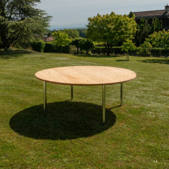 Table-ronde-en-bois-10pers